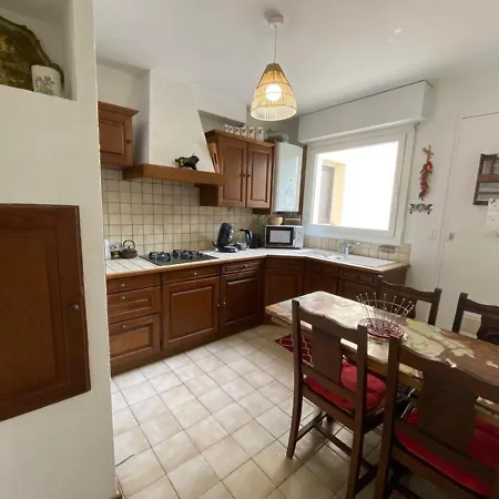 Biarritz, 4 Pieces, 6 Personnes - Fr-1-239-945 *