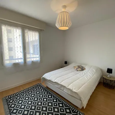 Biarritz, 4 Pieces, 6 Personnes - Fr-1-239-945